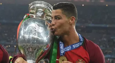 ronaldo-trofeu-euro-2016