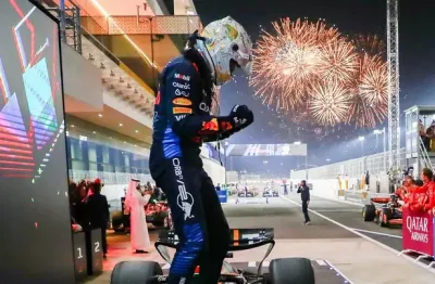 Max Verstappen a festejar o título de F1 2024